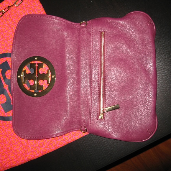 Tory Burch Amanda Berry Leather Clutch - Picture 6 of 7